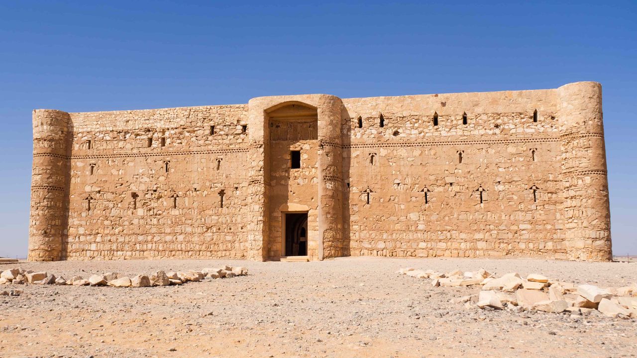 castle Qasr Al Kharana in the desert